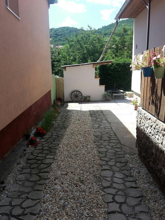 Kaland vendégház Sátoraljaújhely Exterior foto